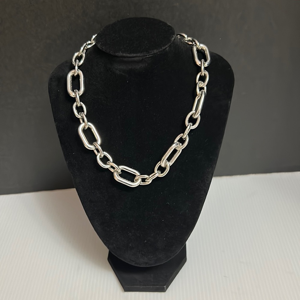 Silver chain link necklace